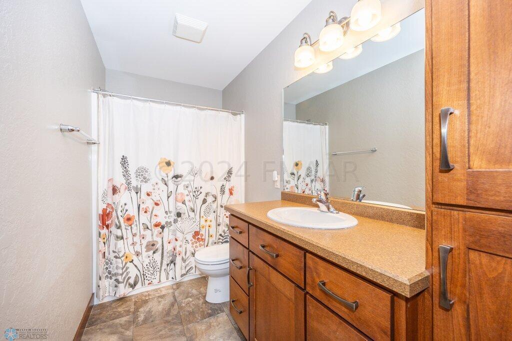 2nd bath upstairs