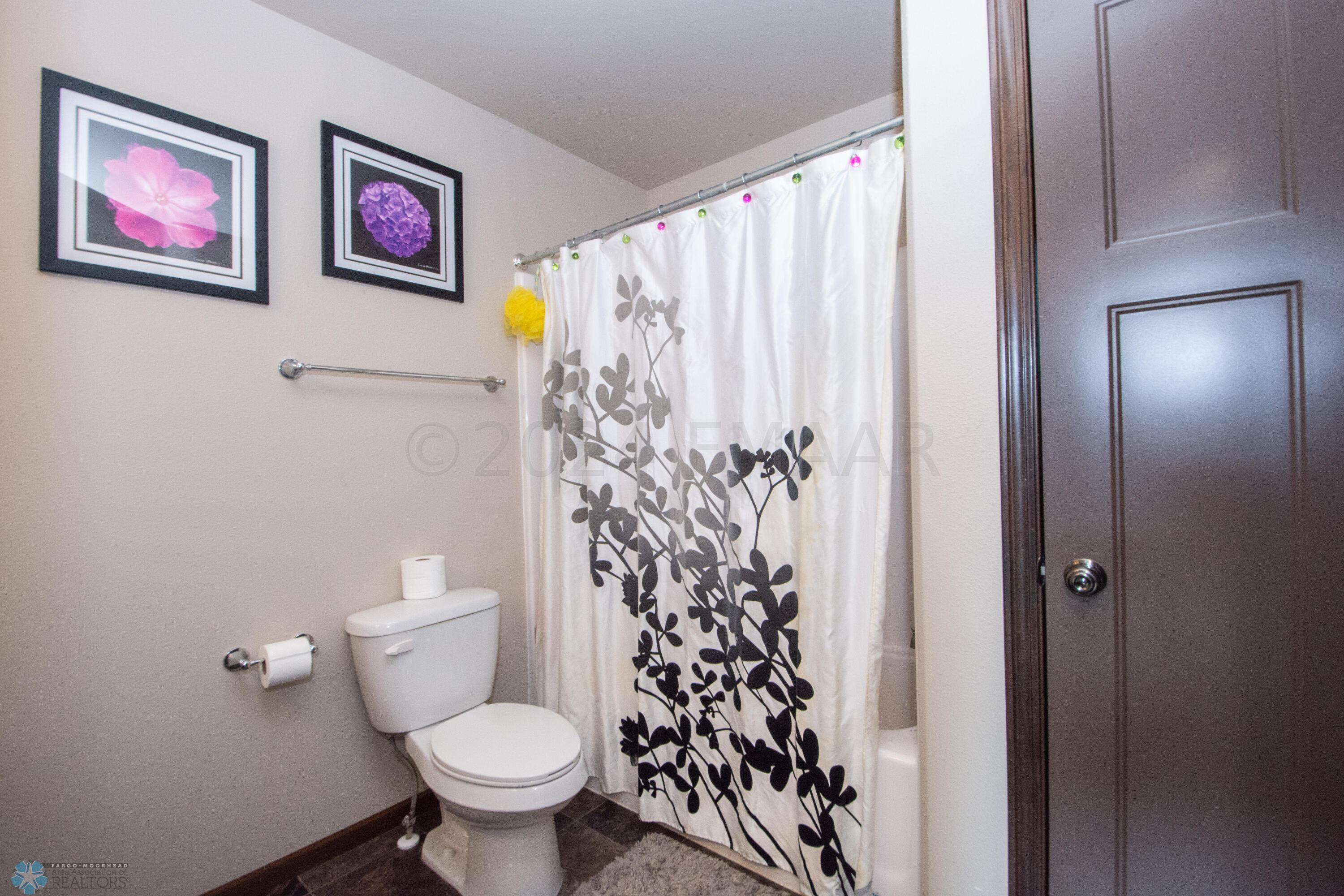 upper full bathroom