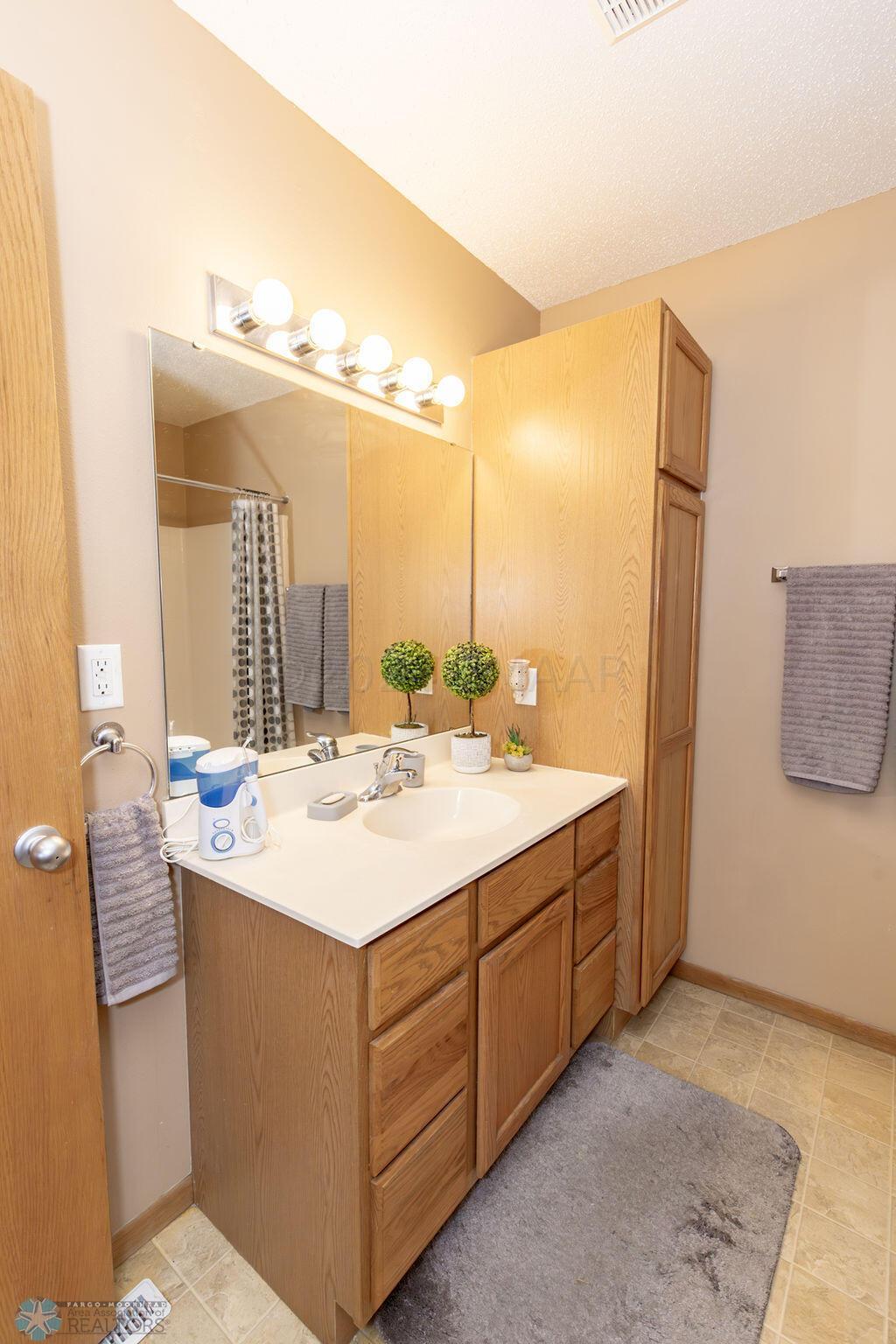 Master Hollywood Bath