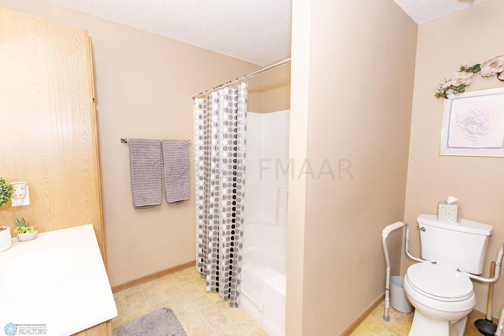 Master Hollywood Bath