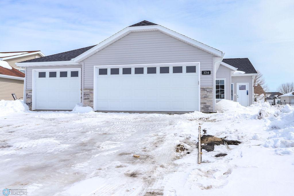 3714 34th St S, Moorhead