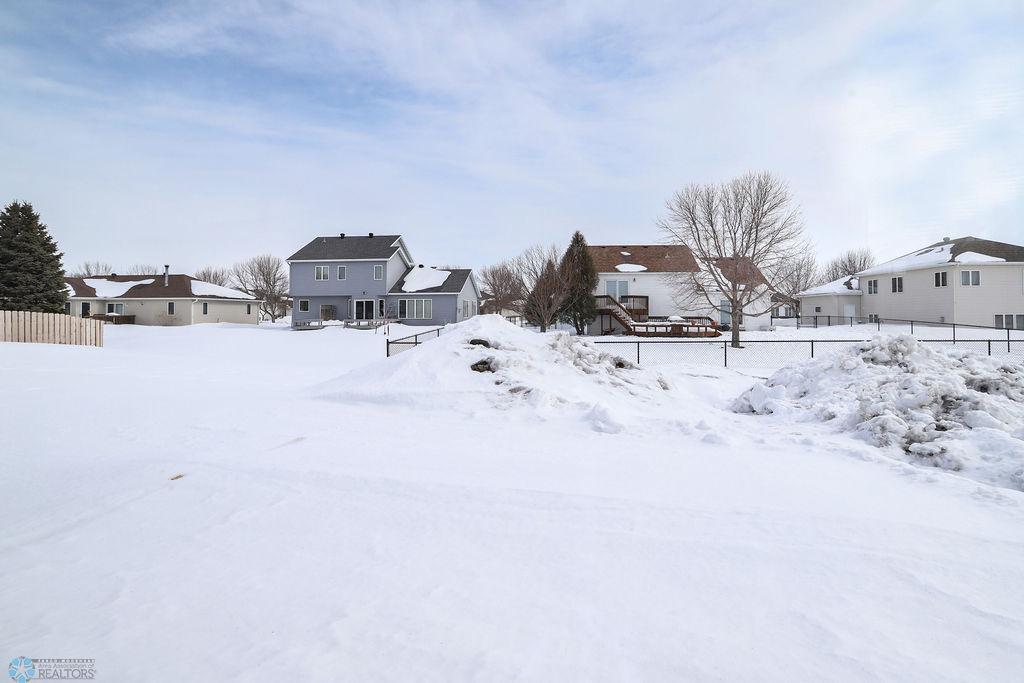 3714 34th St S, Moorhead