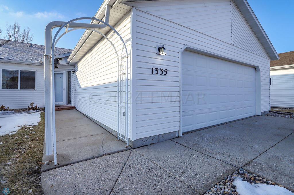 1335 St Circle S, Moorhead