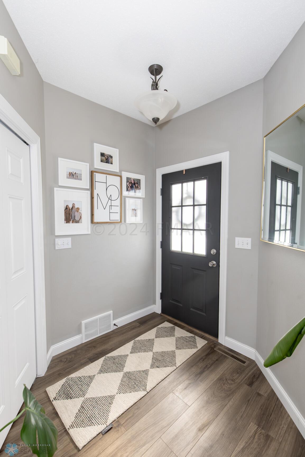 Foyer4993-10