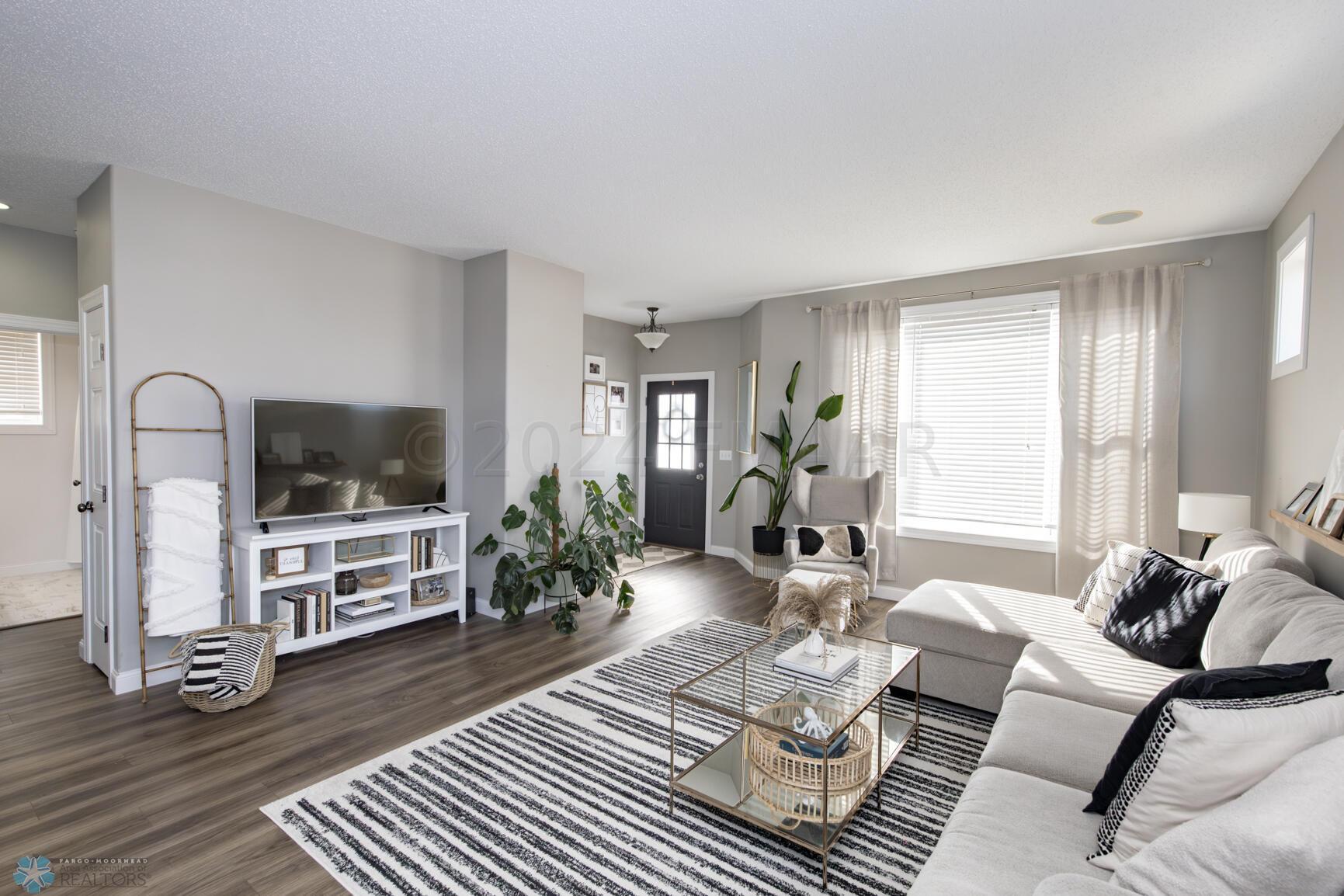 LivingRoom4993-13