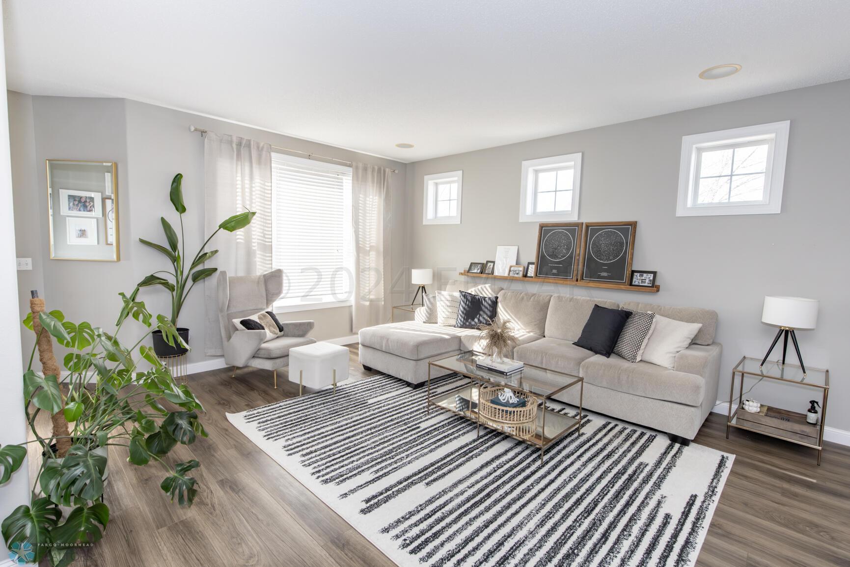 LivingRoom4993-15