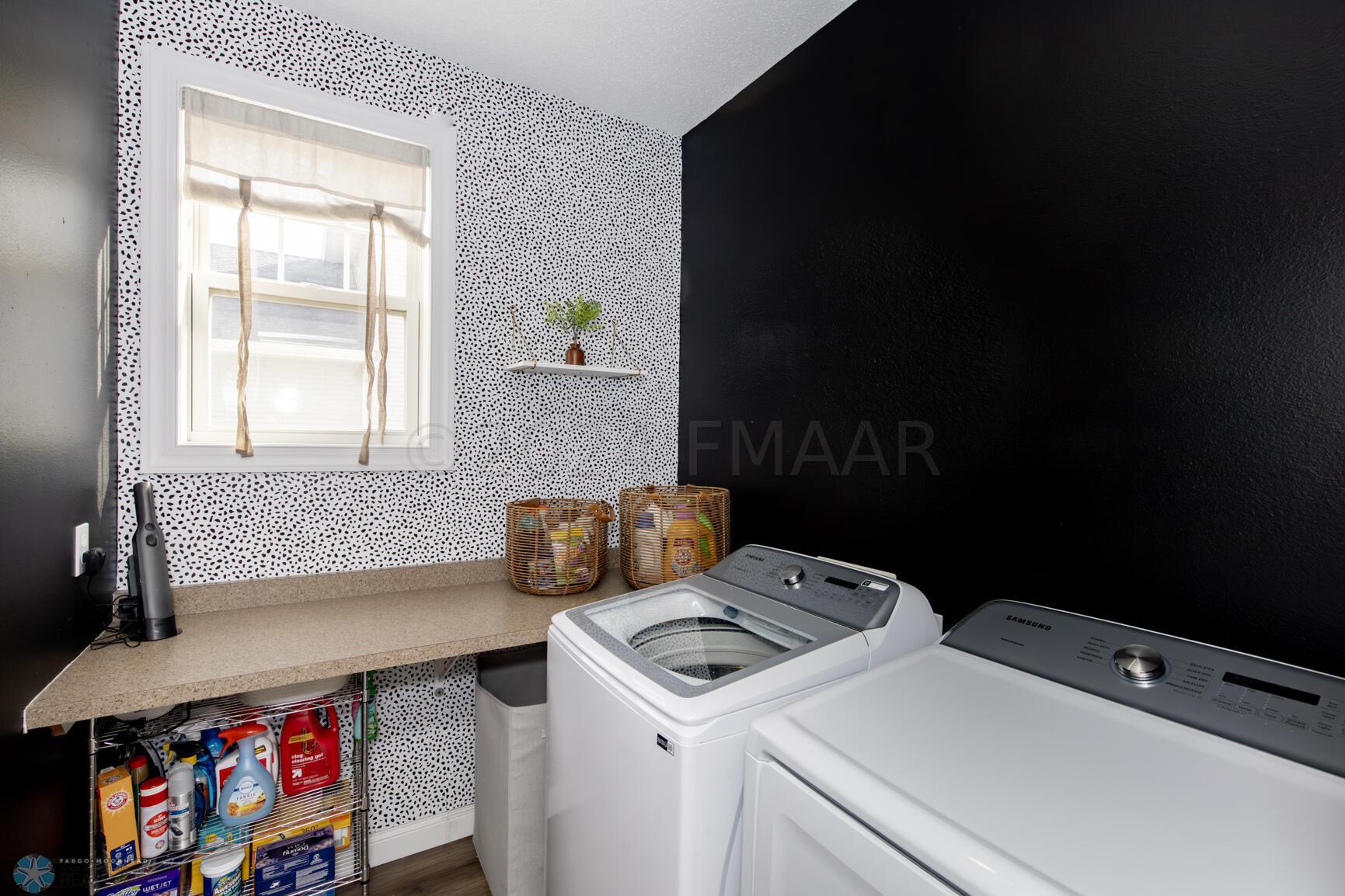 Laundry4993-24