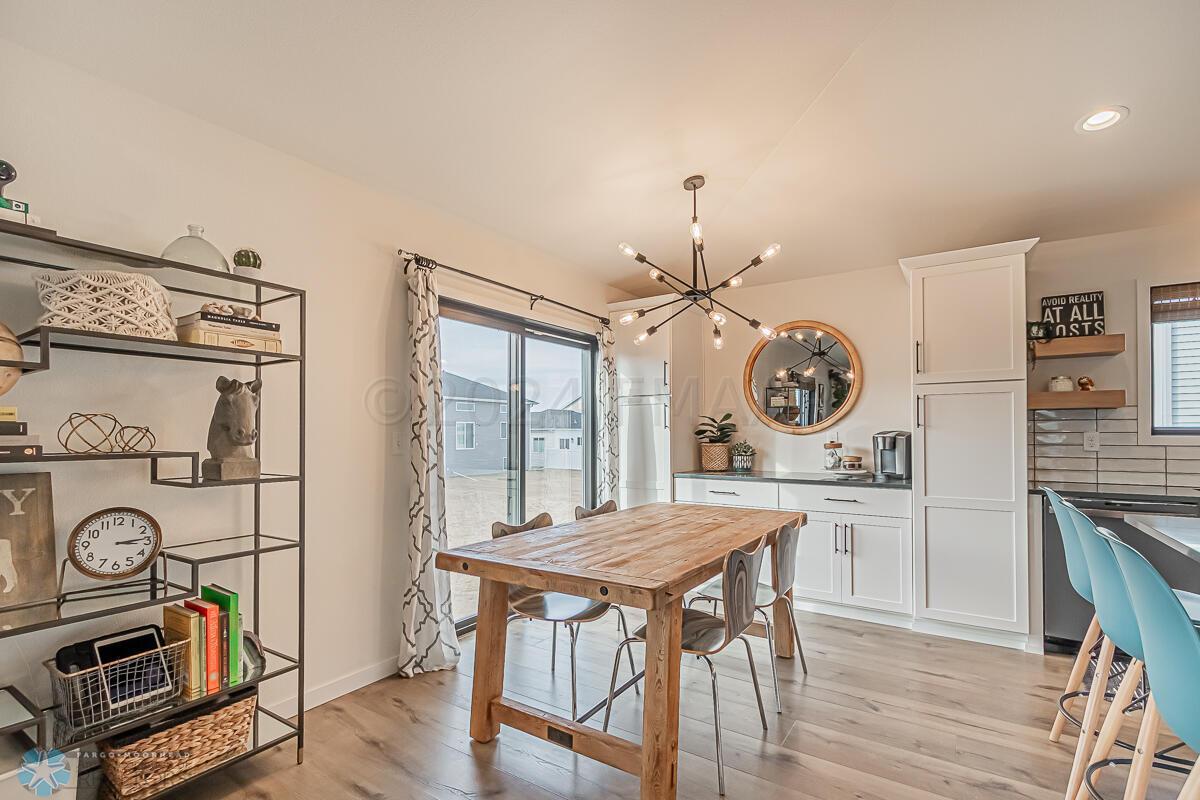5522 Lori Ln W, West Fargo, ND 58078-13