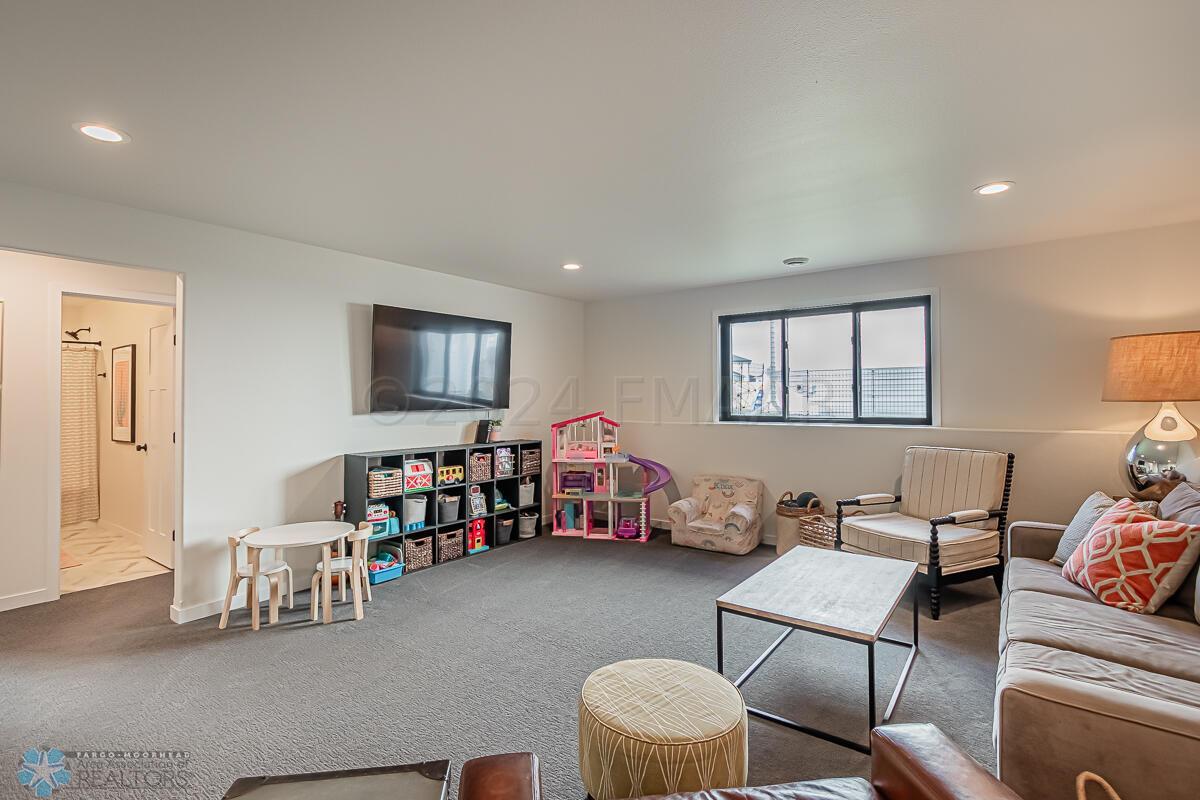 Family_Room_2