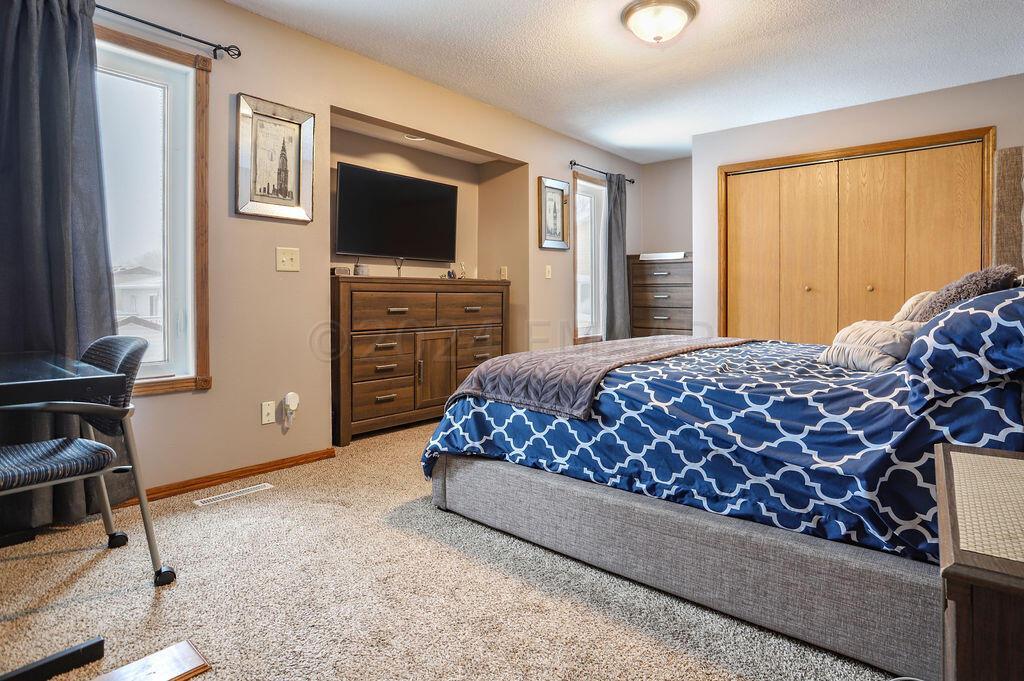 404 19th St E, West Fargo