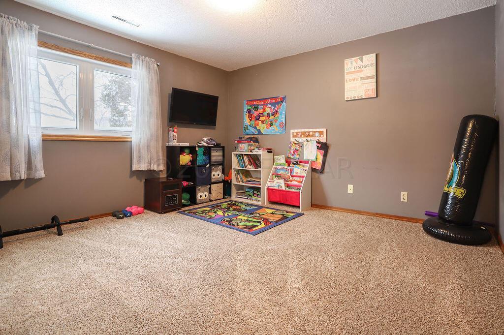 404 19th St E, West Fargo