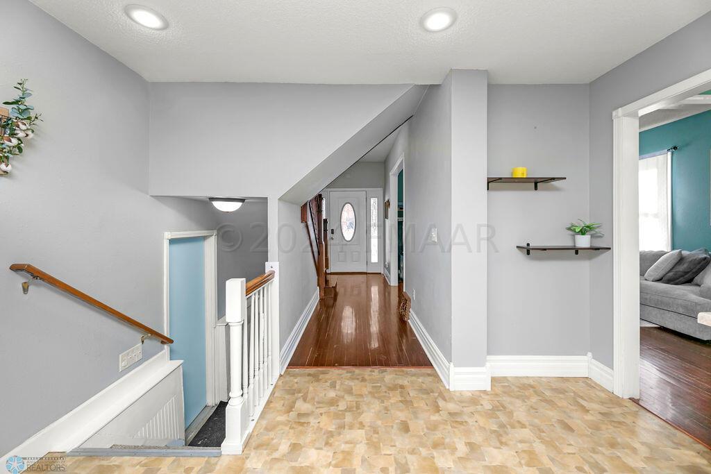 Side Entry & Main Hallway