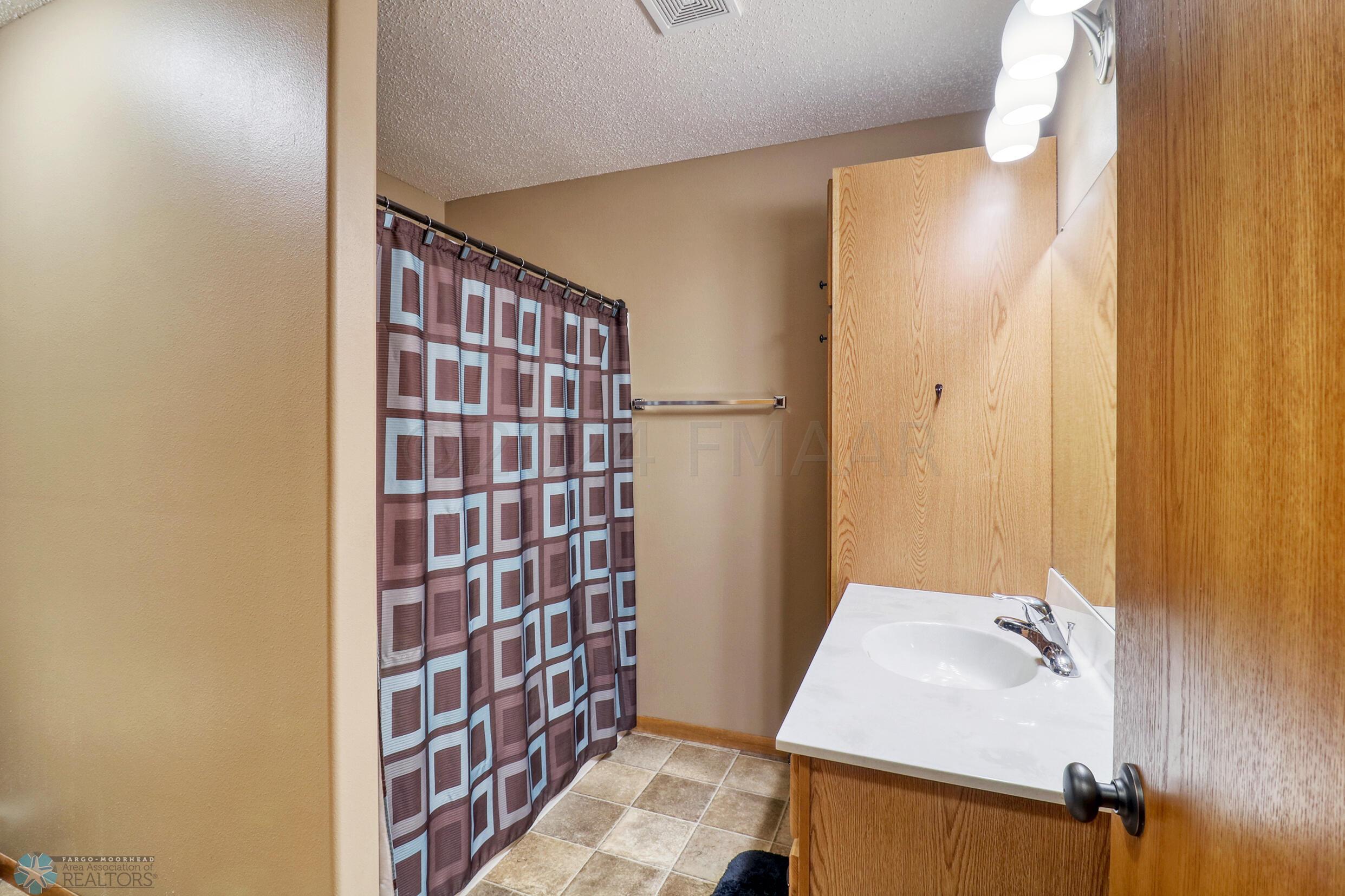 Bathroom1_2