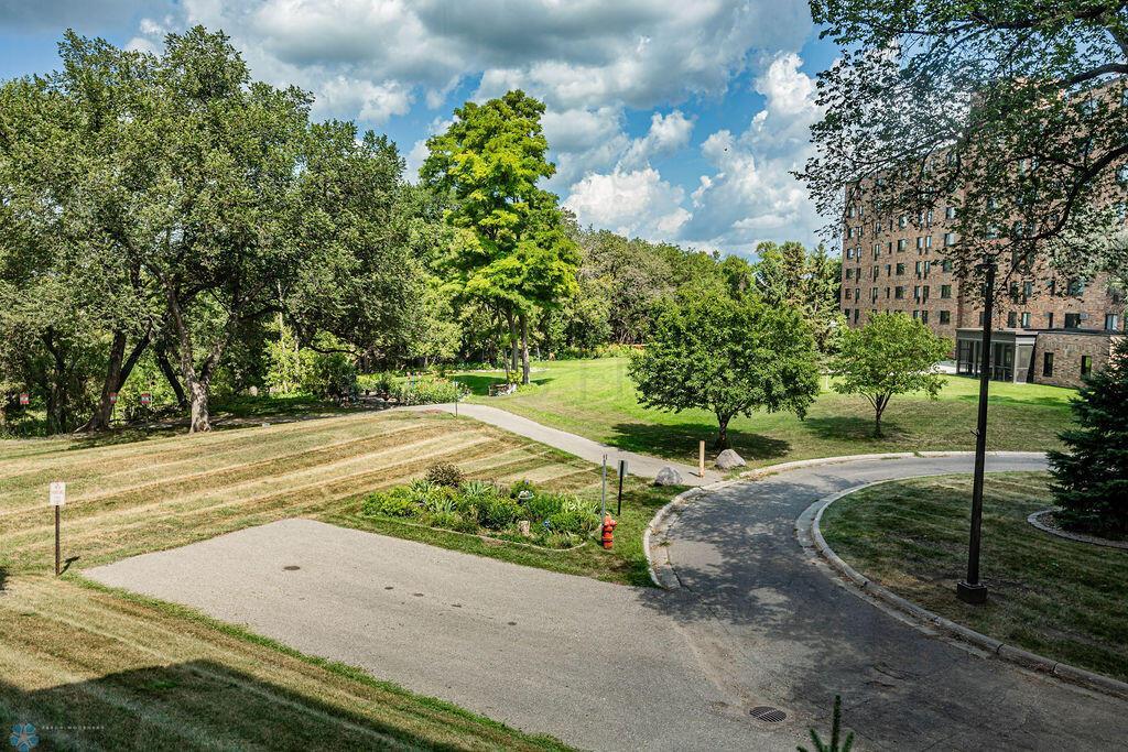 Building Grounds & Gardens