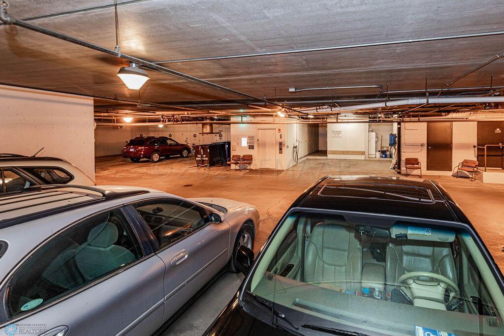 Handy Garage Space!!