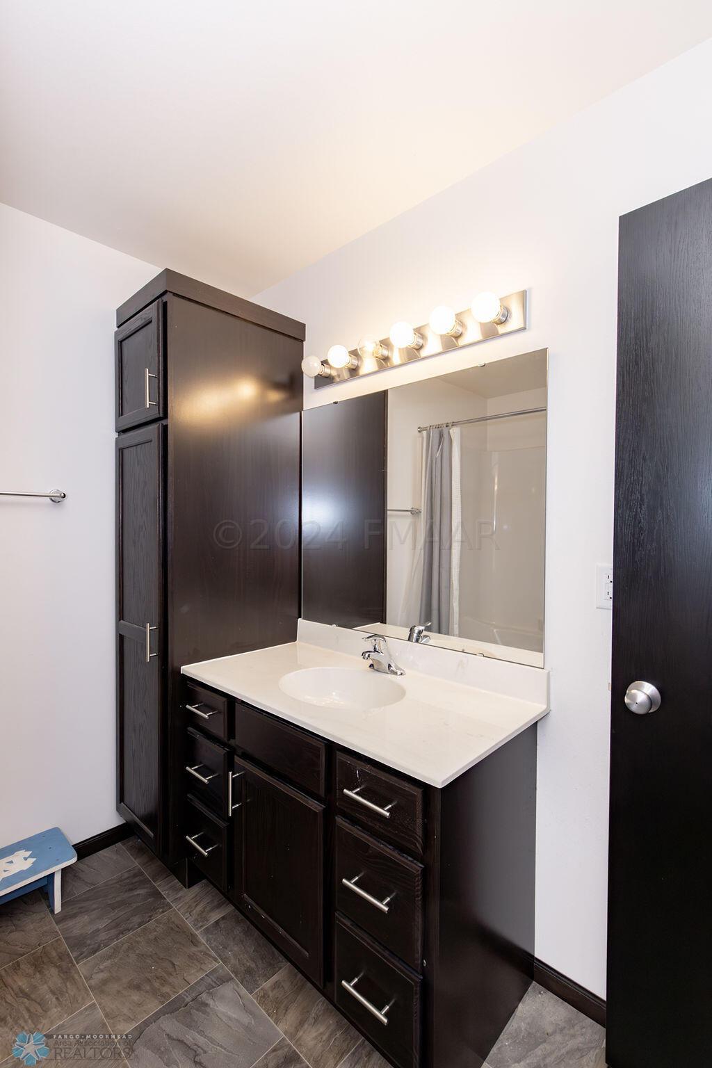 Master Hollywood Bath