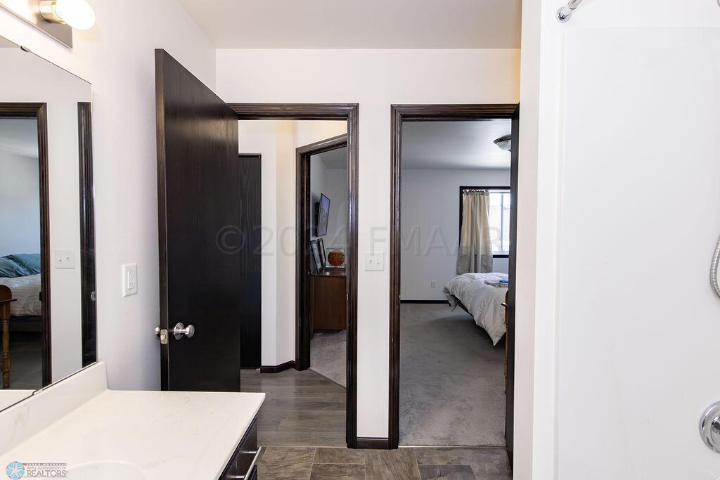 Hollywood Master Bath