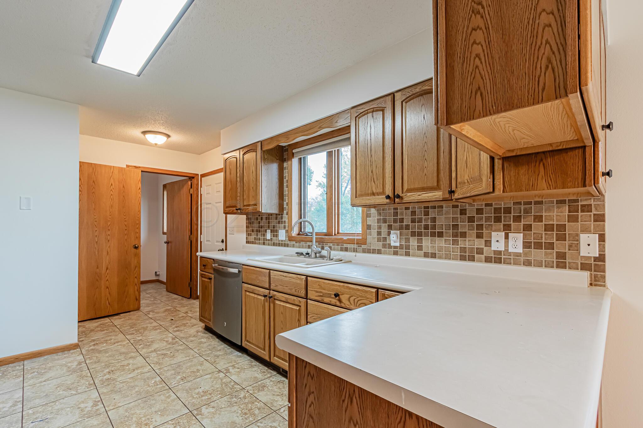 208 Main St, Harwood, ND-13