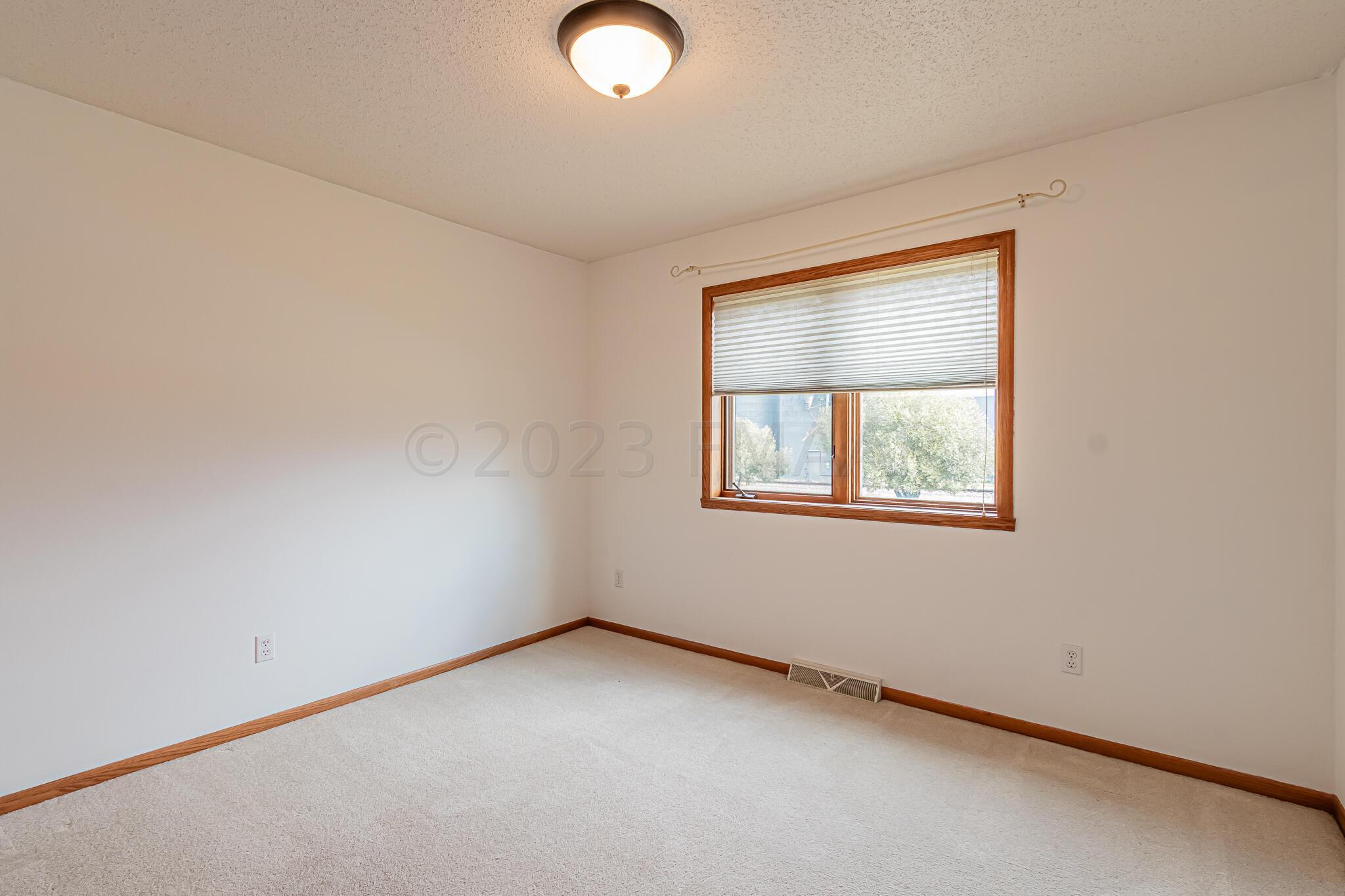 208 Main St, Harwood, ND-32