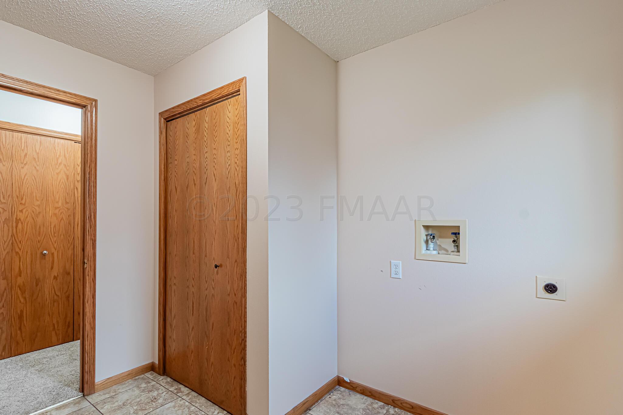 208 Main St, Harwood, ND-15